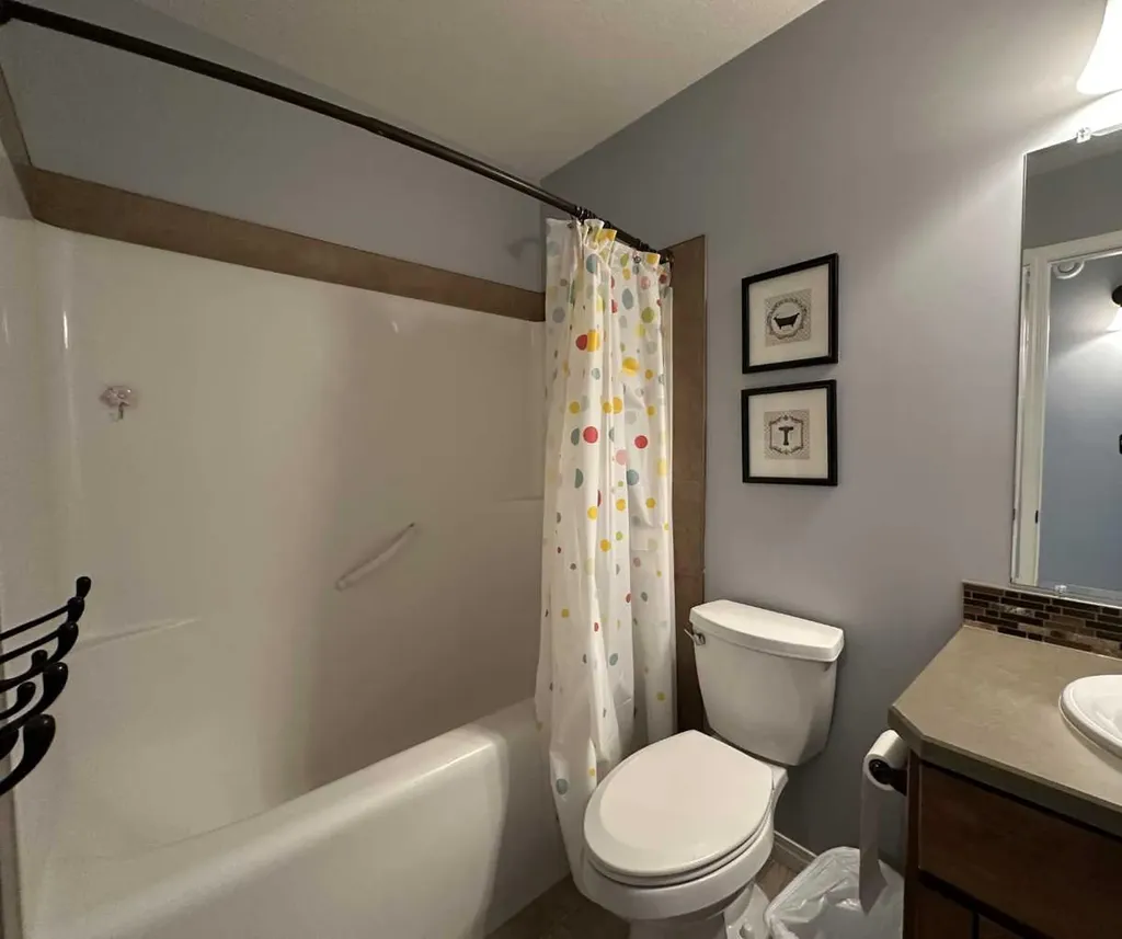 5018 61 Avenue Close Ponoka AB T4J 1E7