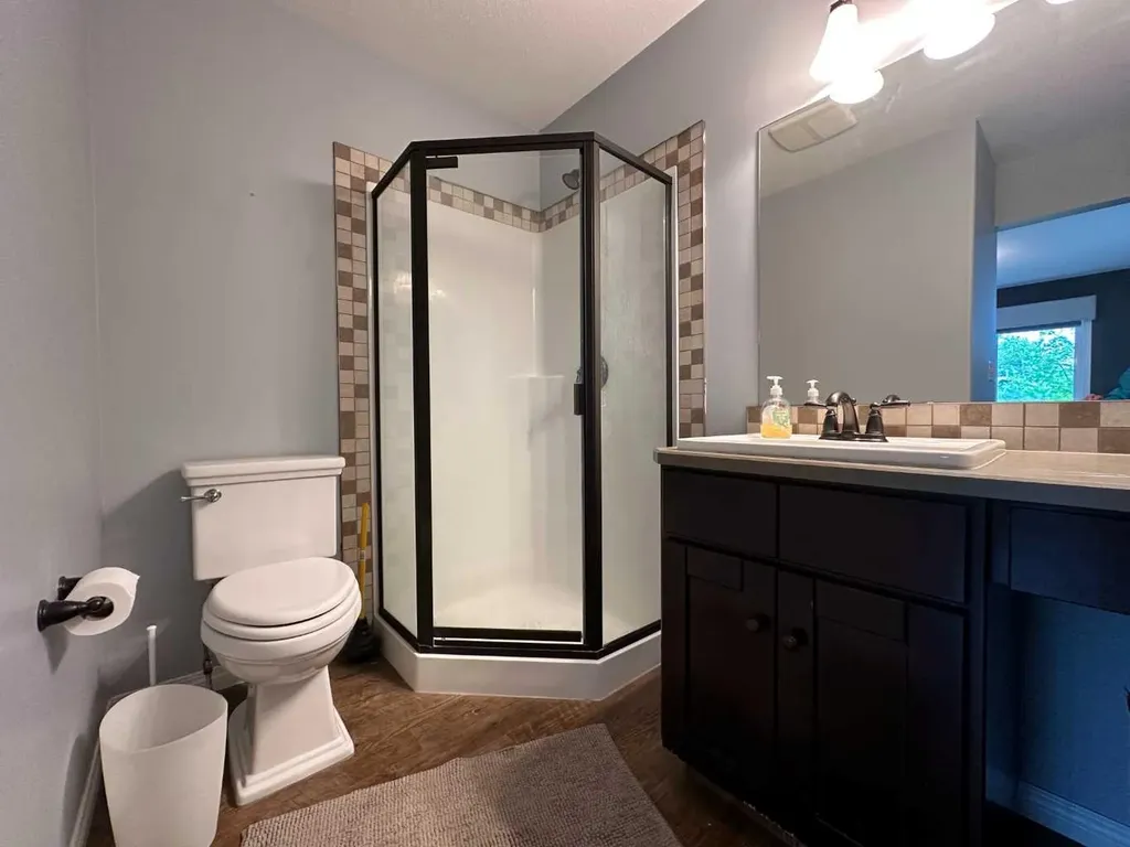5018 61 Avenue Close Ponoka AB T4J 1E7
