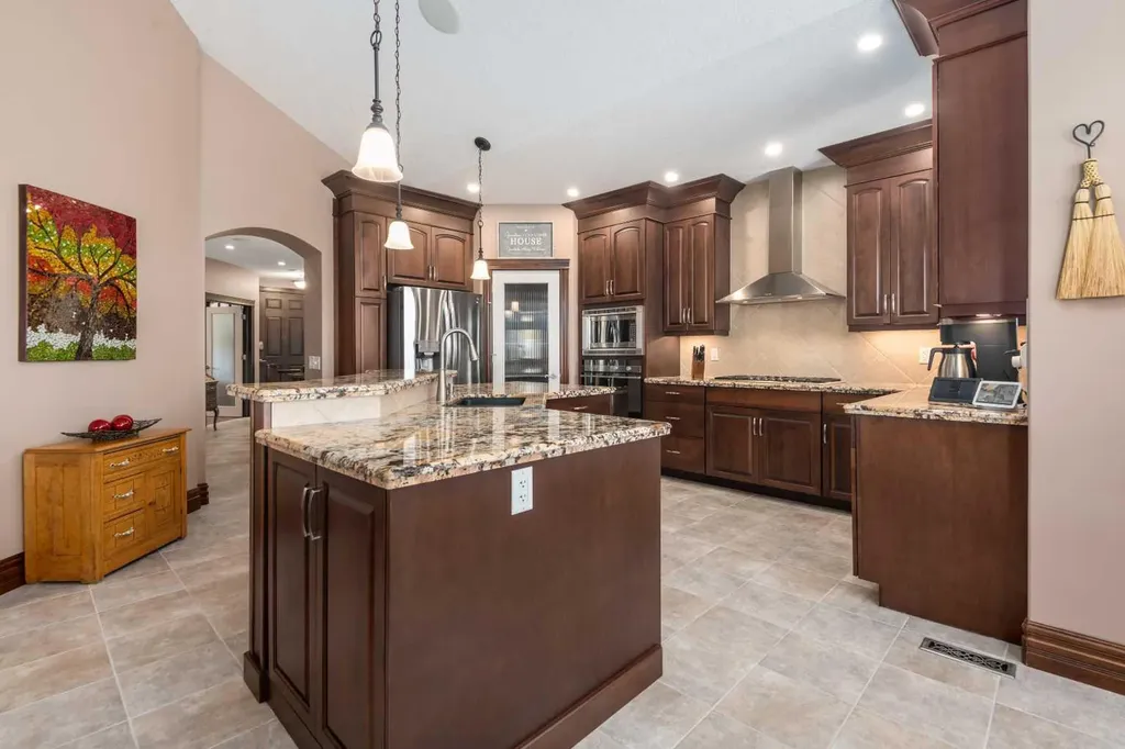 291 Coopers Hill SW Airdrie AB T4B 0R9