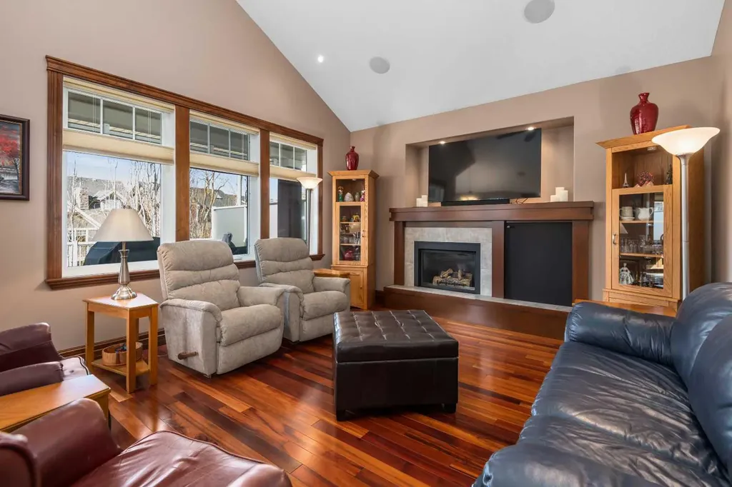 291 Coopers Hill SW Airdrie AB T4B 0R9