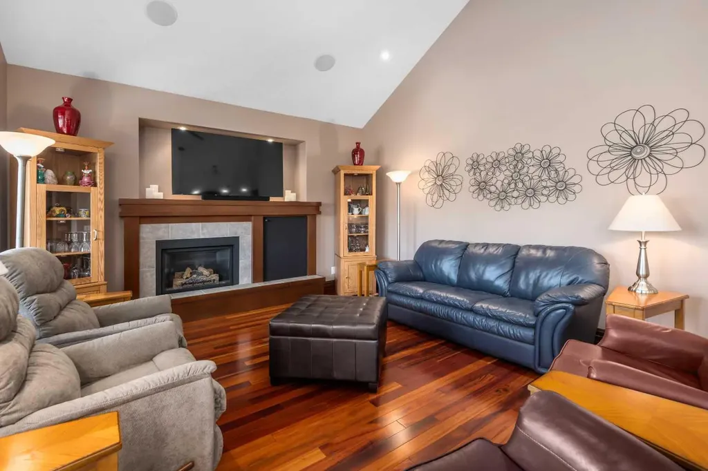 291 Coopers Hill SW Airdrie AB T4B 0R9