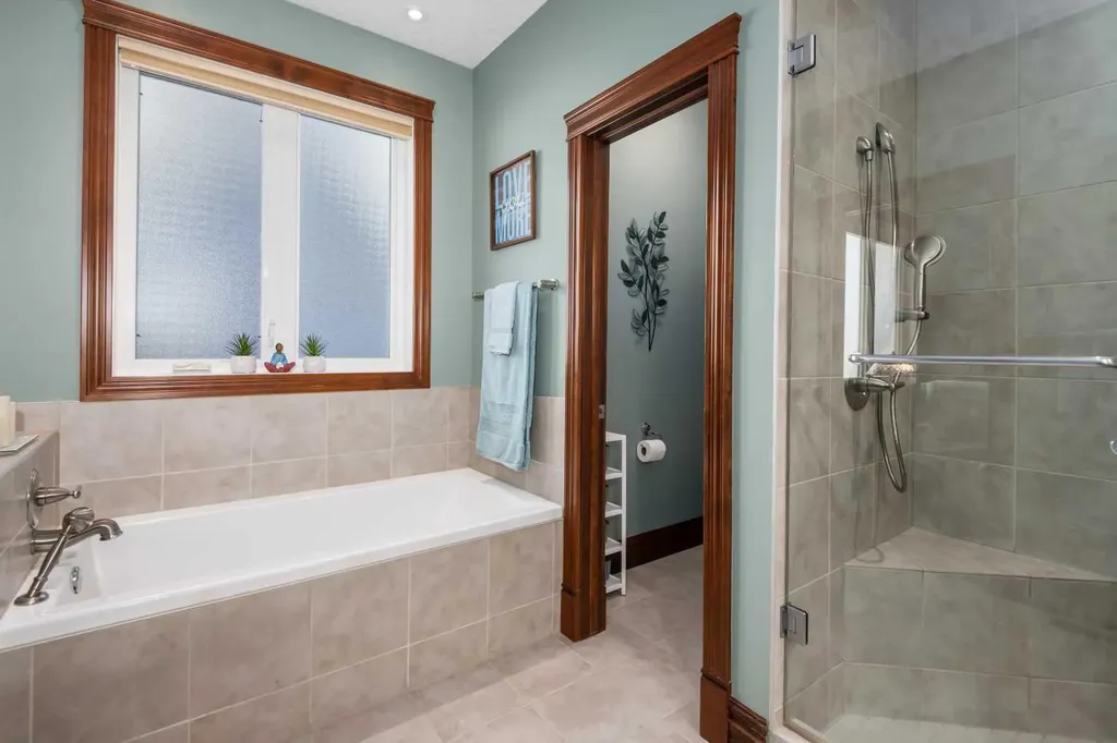 291 Coopers Hill SW Airdrie AB T4B 0R9
