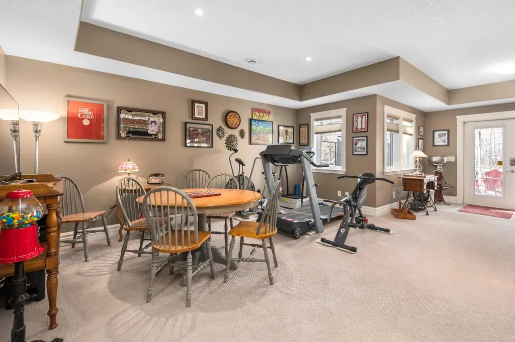 291 Coopers Hill SW Airdrie AB T4B 0R9