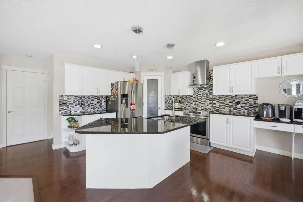 87 Kincora Drive NW Calgary AB T3R1L4