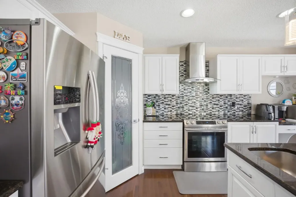 87 Kincora Drive NW Calgary AB T3R1L4