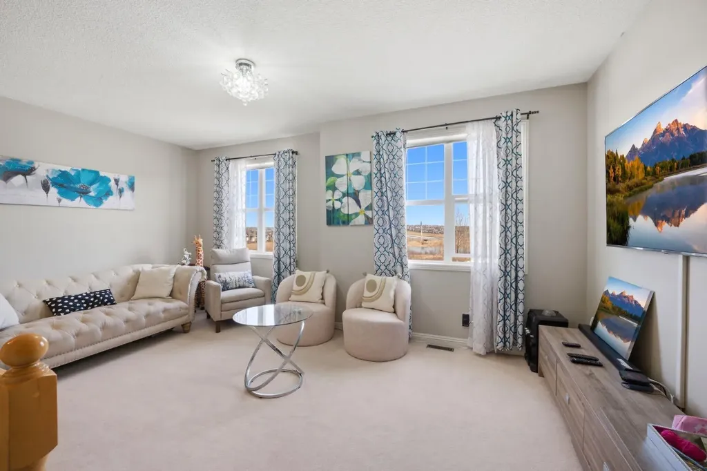 87 Kincora Drive NW Calgary AB T3R1L4