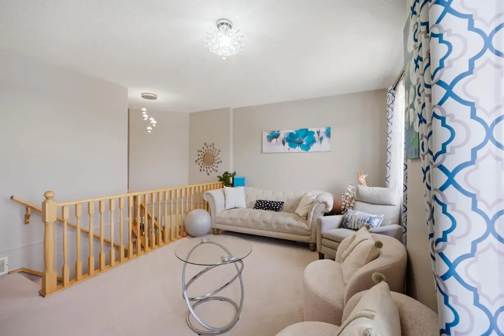 87 Kincora Drive NW Calgary AB T3R1L4