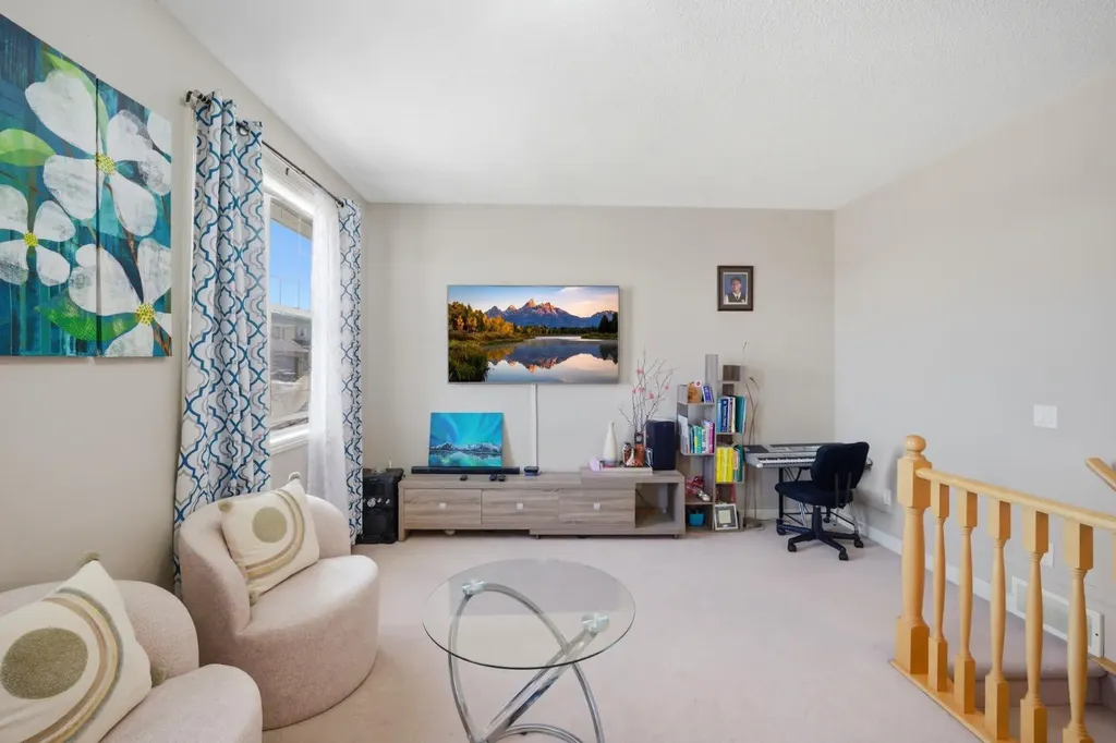 87 Kincora Drive NW Calgary AB T3R1L4