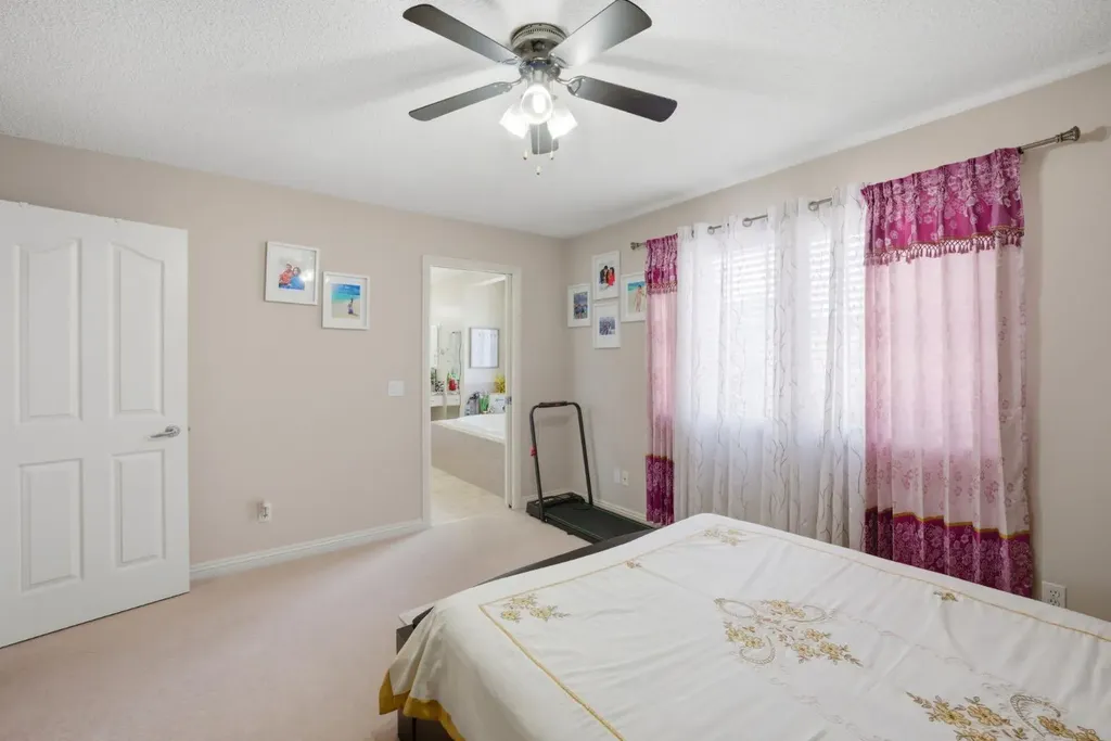 87 Kincora Drive NW Calgary AB T3R1L4