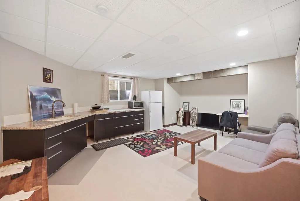87 Kincora Drive NW Calgary AB T3R1L4