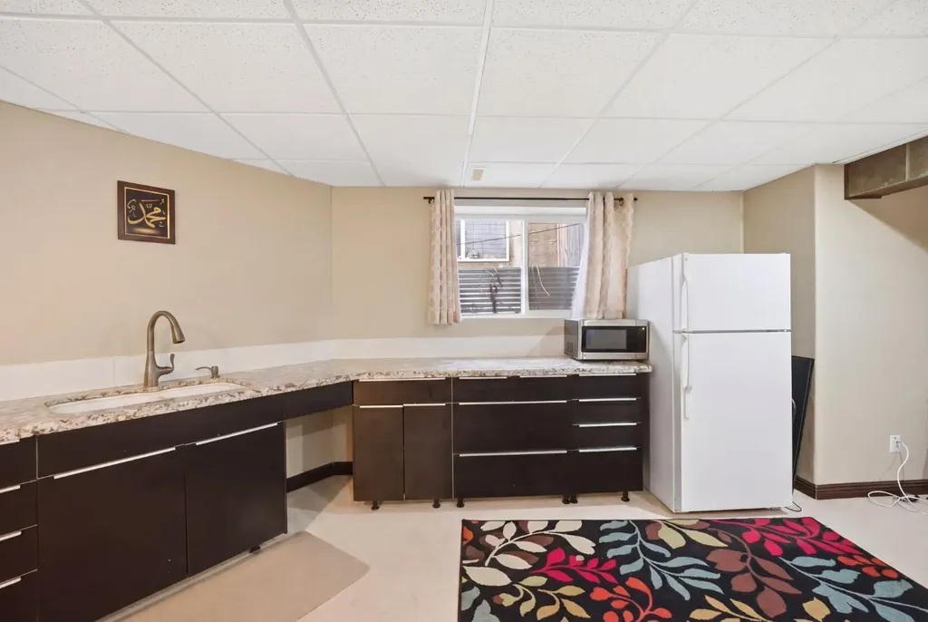 87 Kincora Drive NW Calgary AB T3R1L4