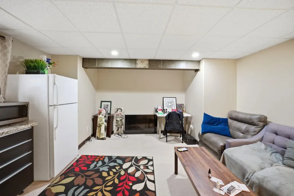 87 Kincora Drive NW Calgary AB T3R1L4