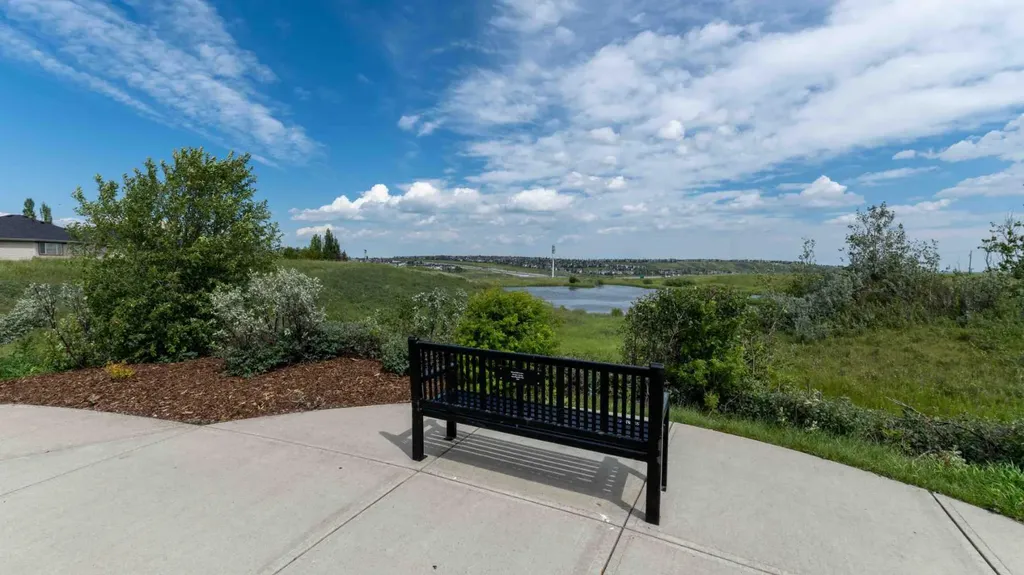 87 Kincora Drive NW Calgary AB T3R1L4