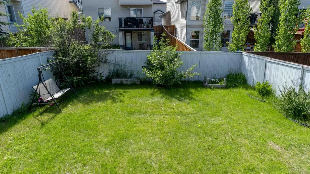87 Kincora Drive NW Calgary AB T3R1L4