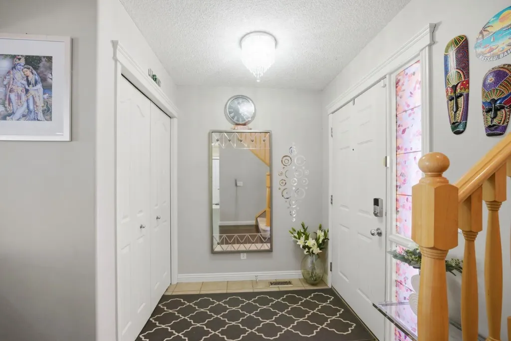 87 Kincora Drive NW Calgary AB T3R1L4