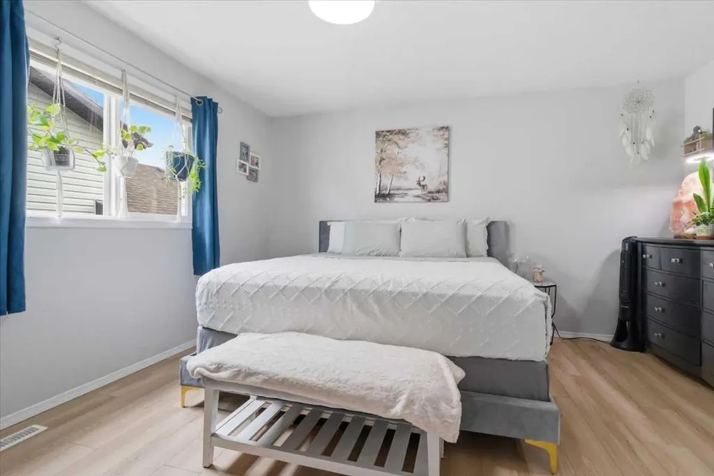11218 76 Avenue Grande Prairie AB T8W0G4