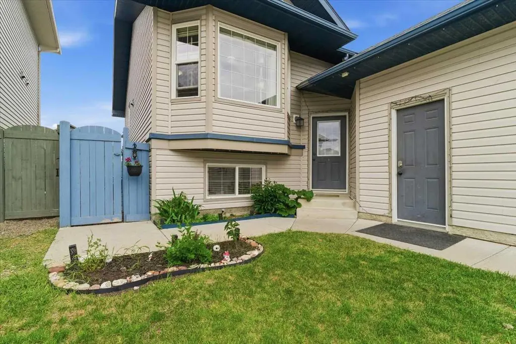 11218 76 Avenue Grande Prairie AB T8W0G4