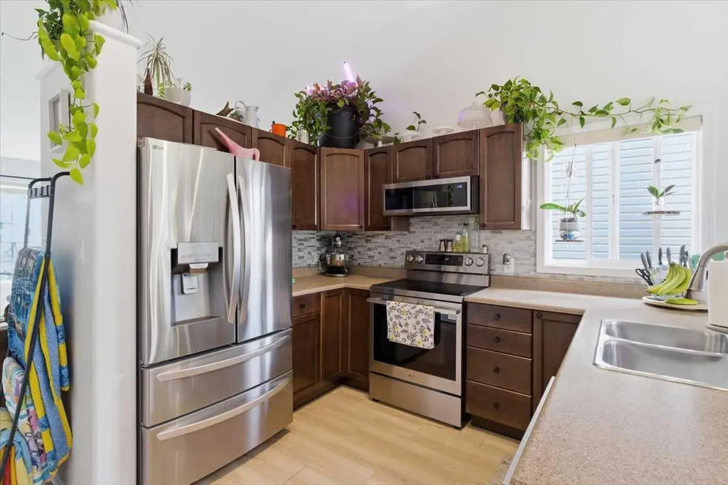 11218 76 Avenue Grande Prairie AB T8W0G4