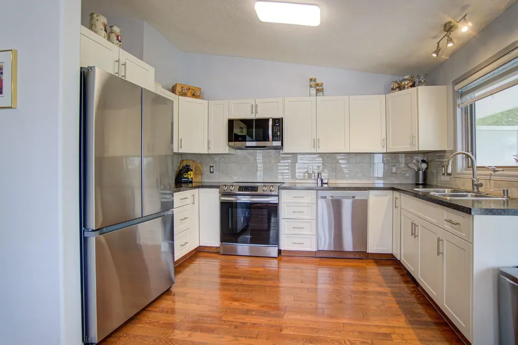 11B Westlynn Drive Claresholm AB T0L 0T0