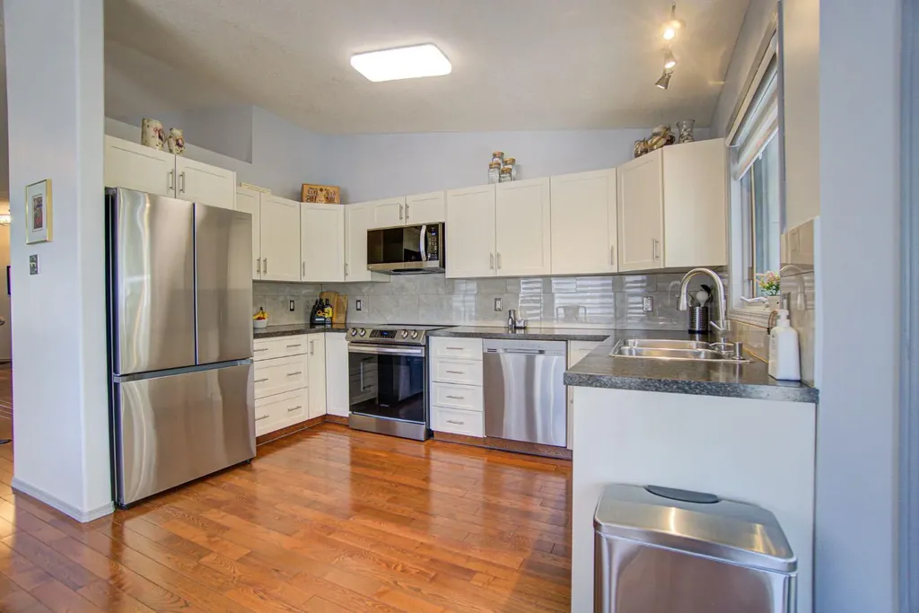11B Westlynn Drive Claresholm AB T0L 0T0