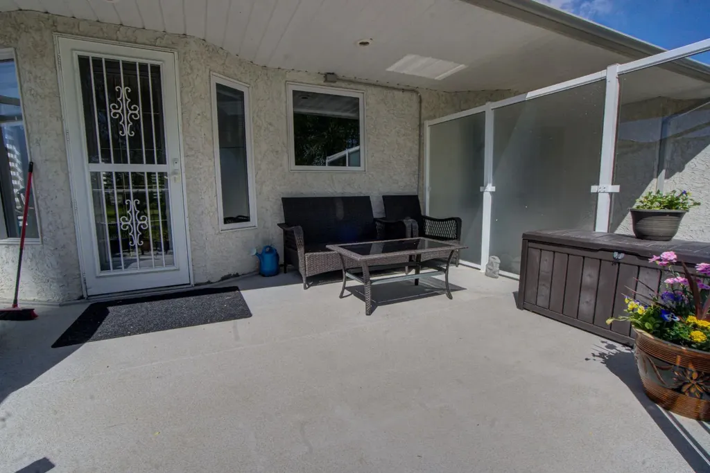 11B Westlynn Drive Claresholm AB T0L 0T0
