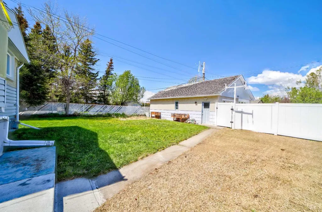 731 Mcdougall Street Pincher Creek AB T0K 1W0