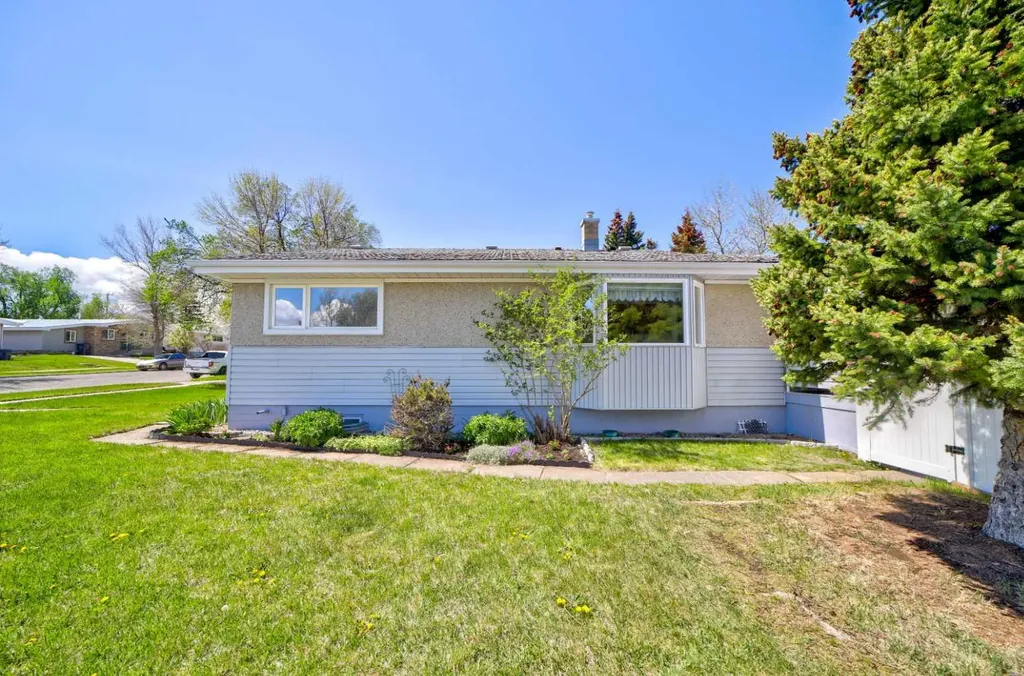 731 Mcdougall Street Pincher Creek AB T0K 1W0
