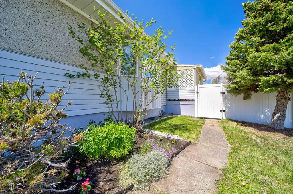 731 Mcdougall Street Pincher Creek AB T0K 1W0