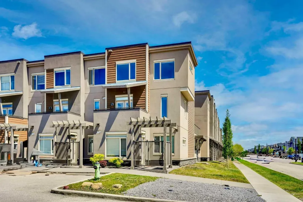 10 Westpark Link SW Calgary AB T3H 0Y5