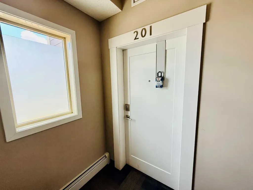10 Westpark Link SW Calgary AB T3H 0Y5