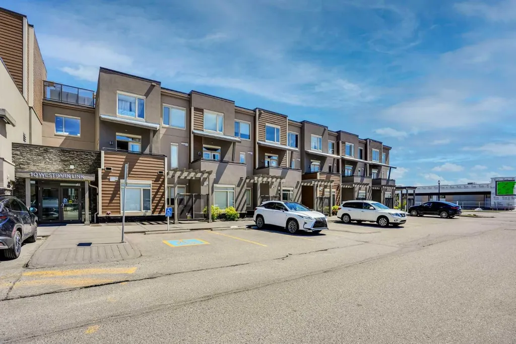 10 Westpark Link SW Calgary AB T3H 0Y5