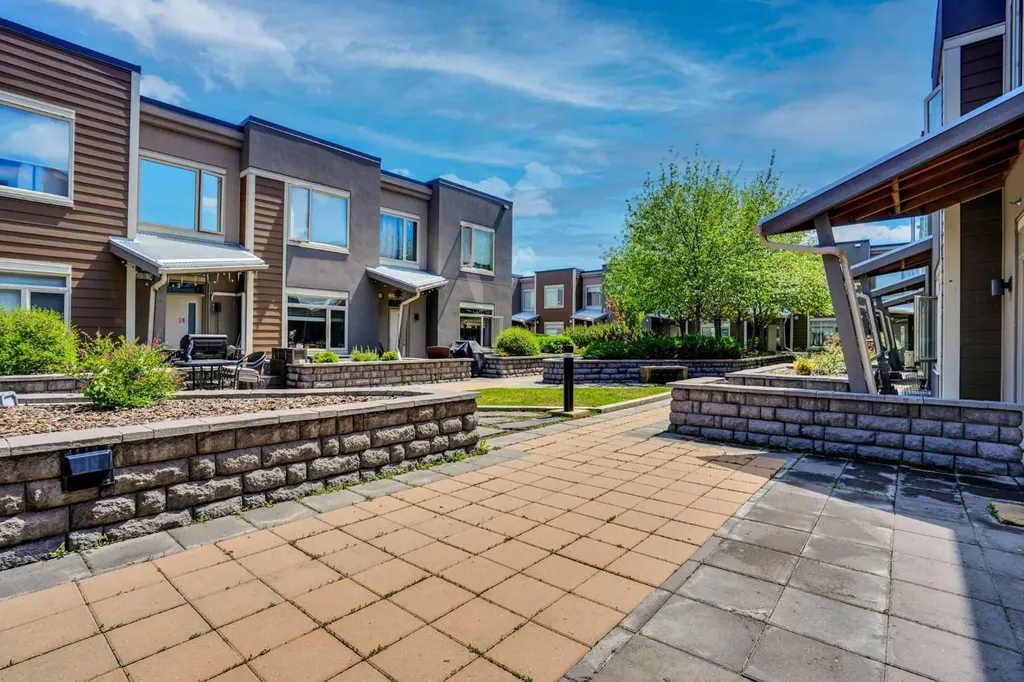 10 Westpark Link SW Calgary AB T3H 0Y5