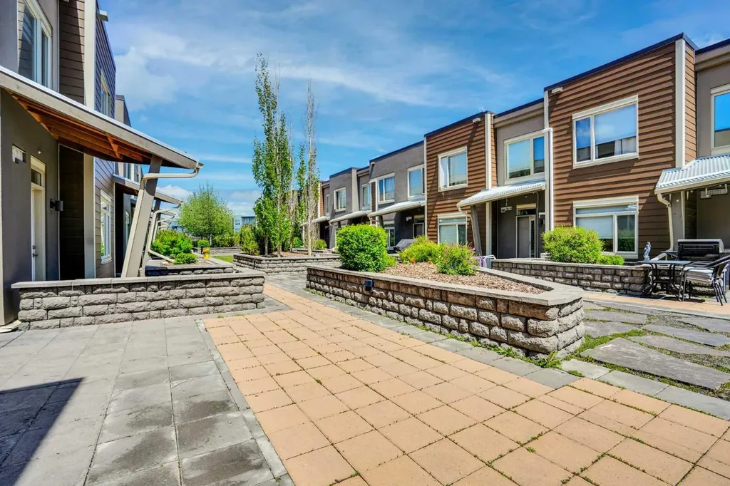 10 Westpark Link SW Calgary AB T3H 0Y5