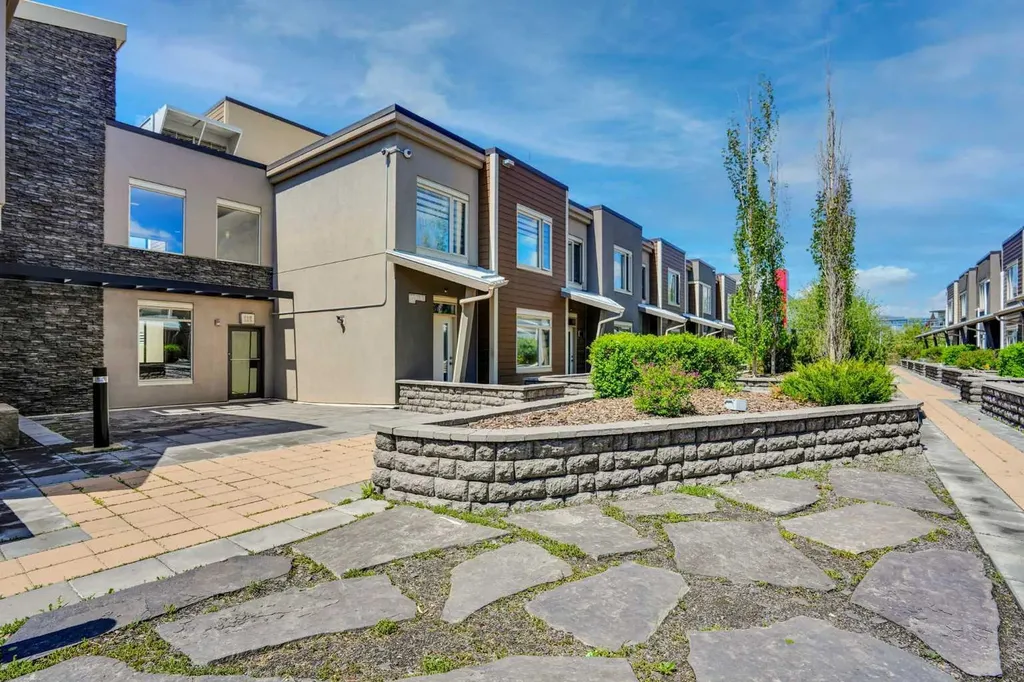 10 Westpark Link SW Calgary AB T3H 0Y5