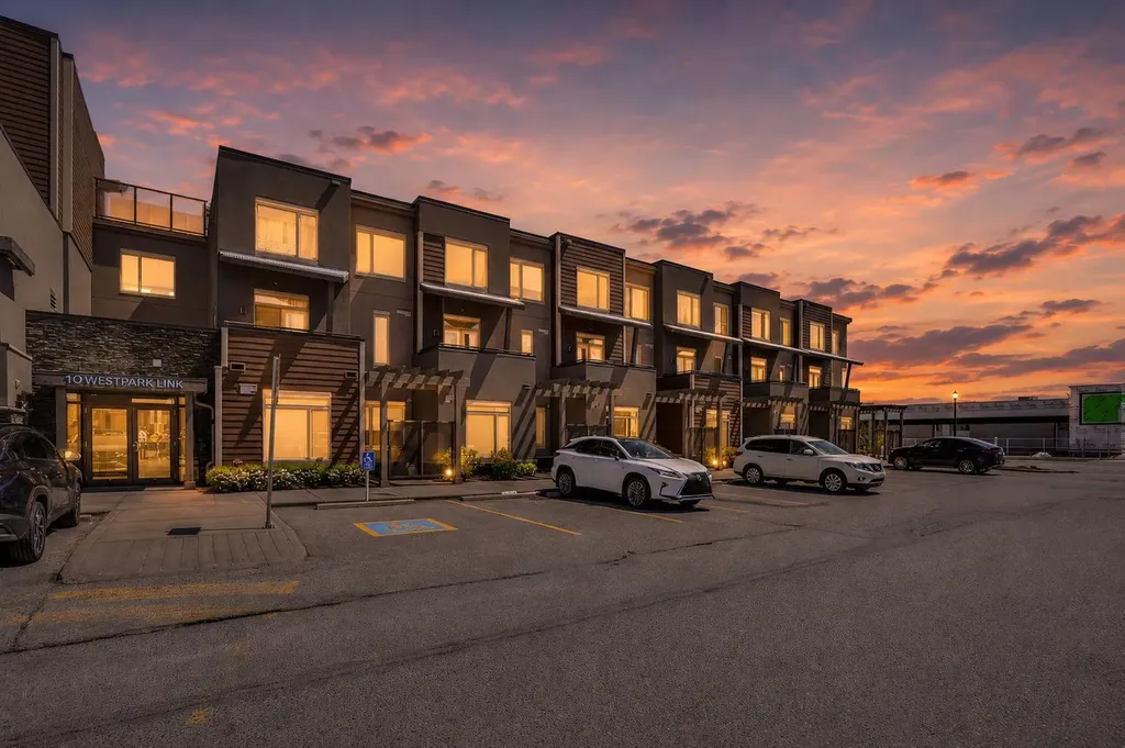 10 Westpark Link SW Calgary AB T3H 0Y5