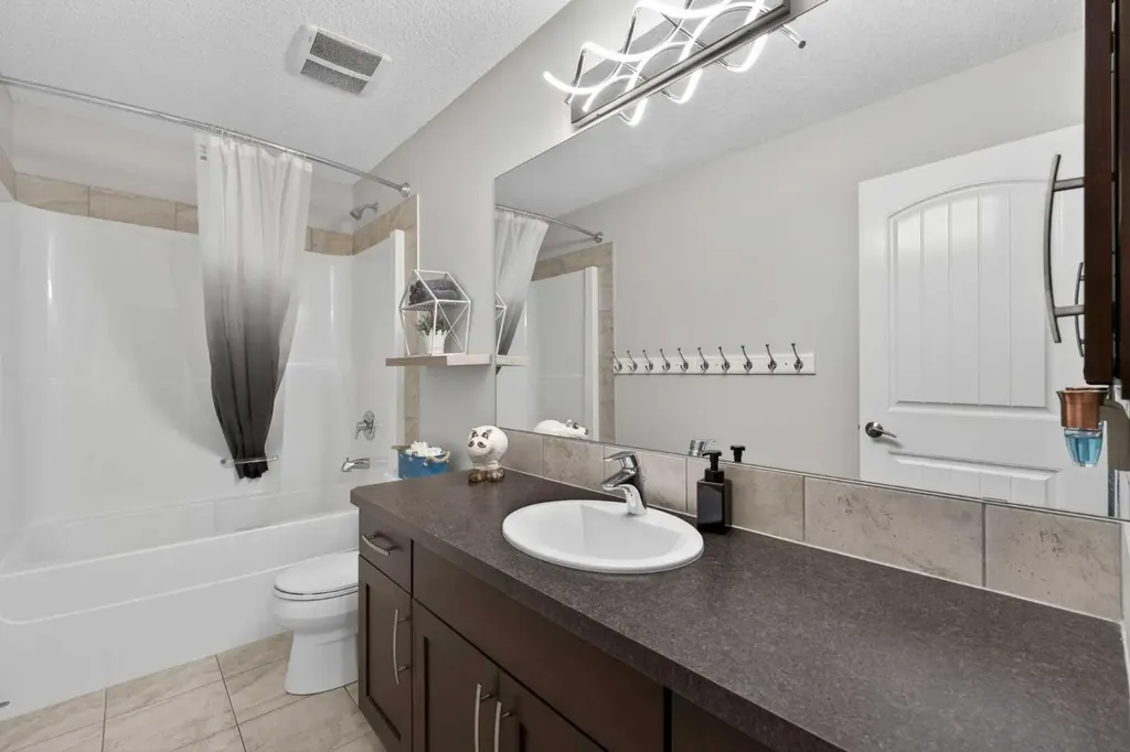 49 Auburn Springs Place SE Calgary AB T3M 1Y2