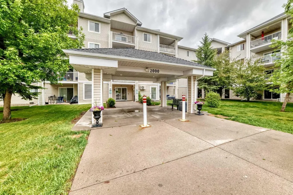 6224 17 Avenue SE Calgary AB T2A 7X8