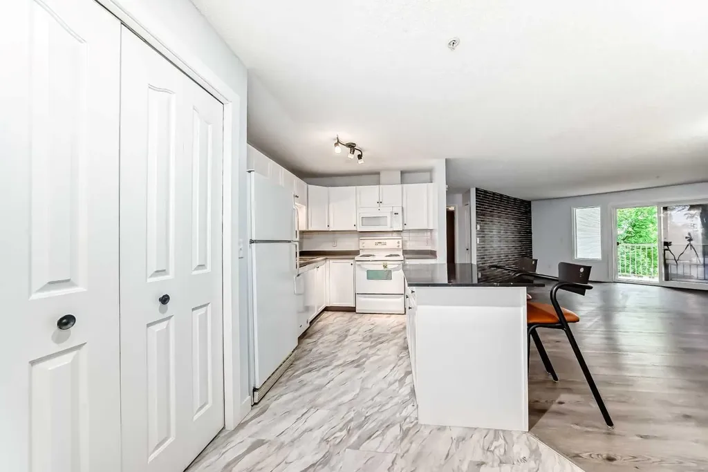 6224 17 Avenue SE Calgary AB T2A 7X8
