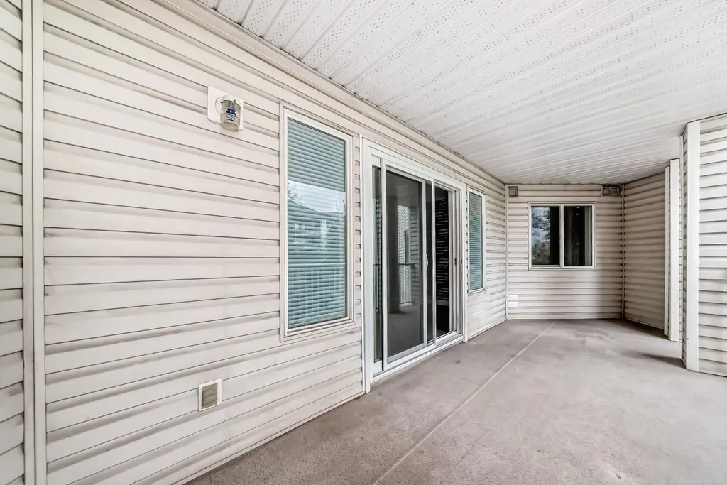 6224 17 Avenue SE Calgary AB T2A 7X8