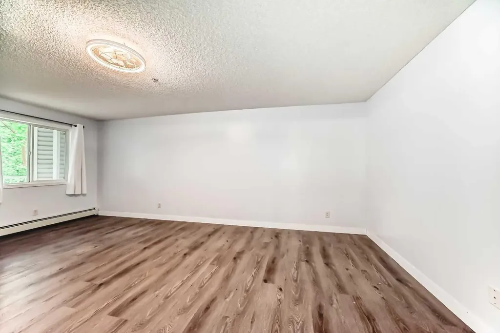 6224 17 Avenue SE Calgary AB T2A 7X8