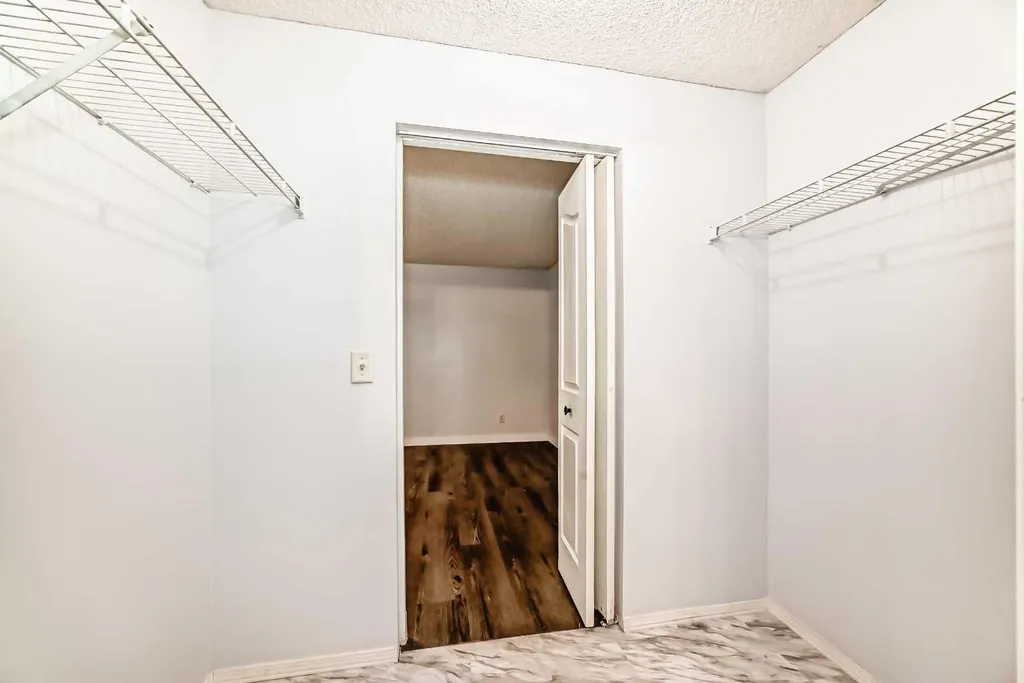 6224 17 Avenue SE Calgary AB T2A 7X8