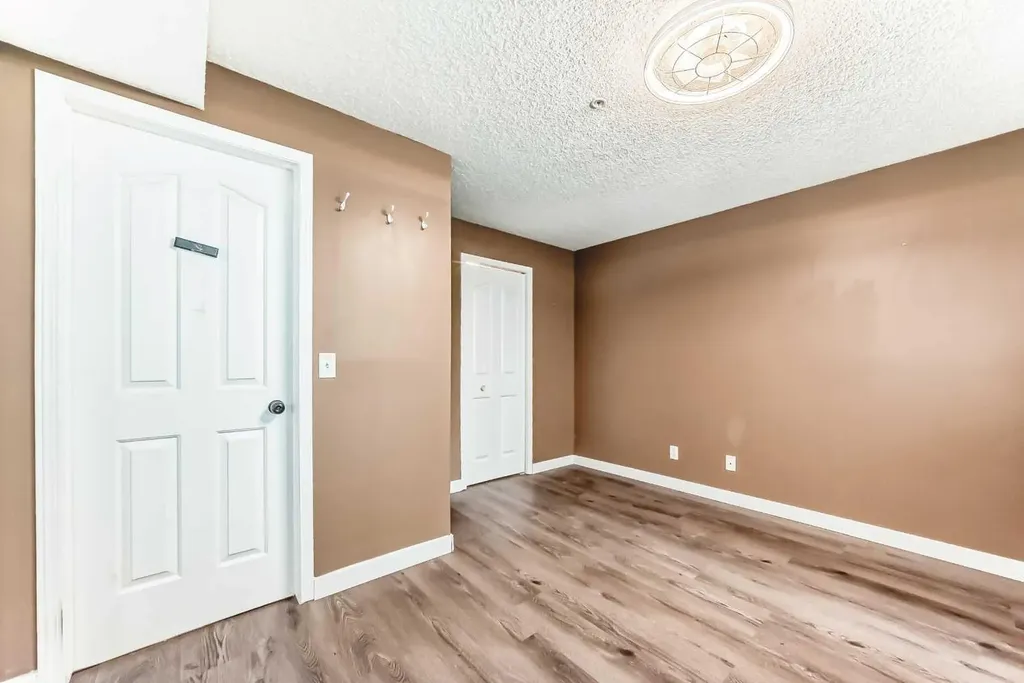 6224 17 Avenue SE Calgary AB T2A 7X8