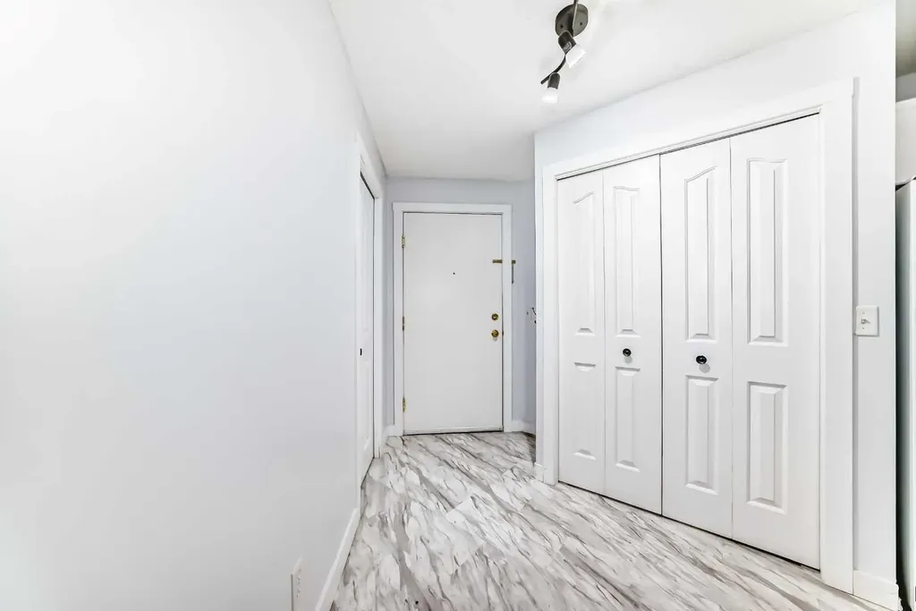 6224 17 Avenue SE Calgary AB T2A 7X8
