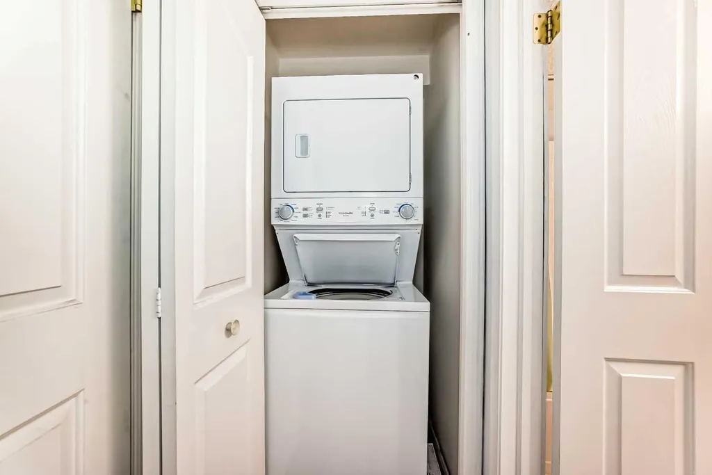 6224 17 Avenue SE Calgary AB T2A 7X8