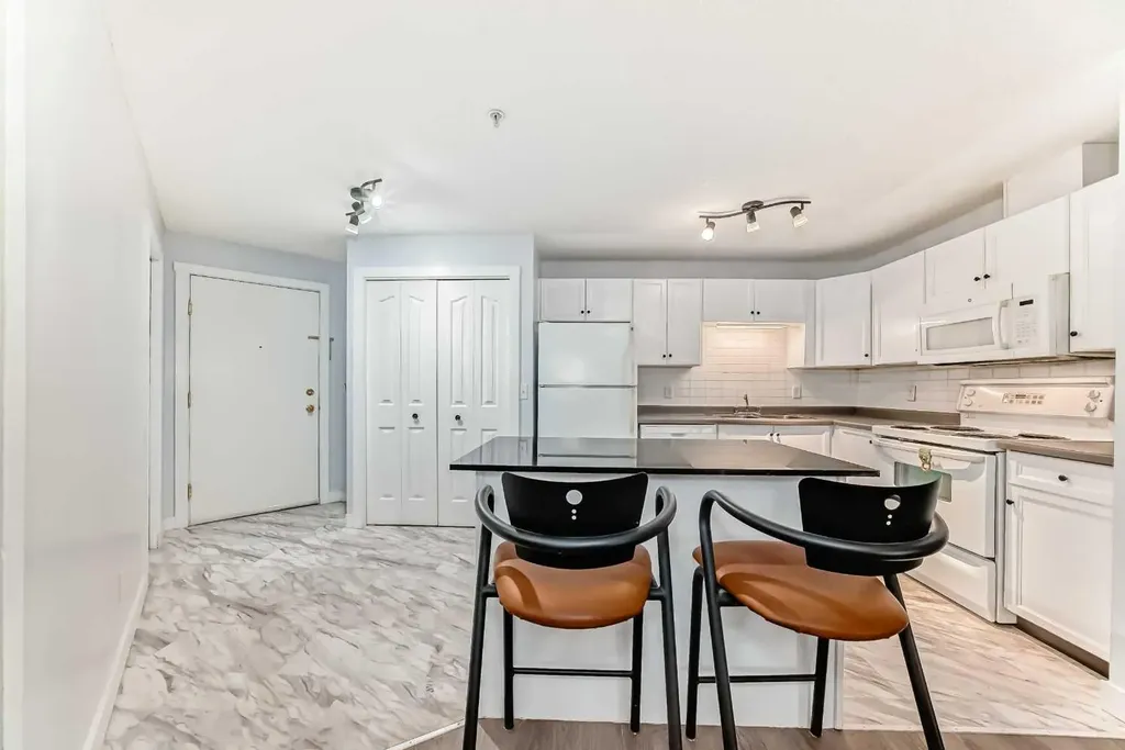 6224 17 Avenue SE Calgary AB T2A 7X8