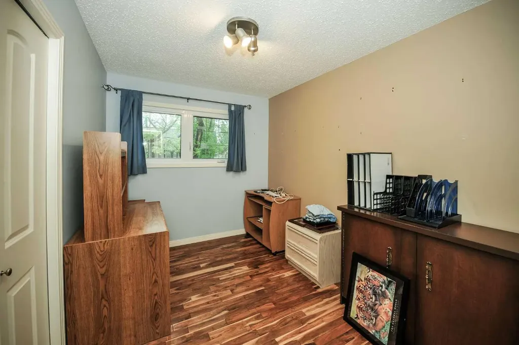 4513 67 Street Camrose AB T4V 2P8