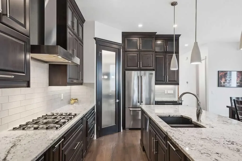 1125 Russet Road NE Calgary AB T2E 5L4