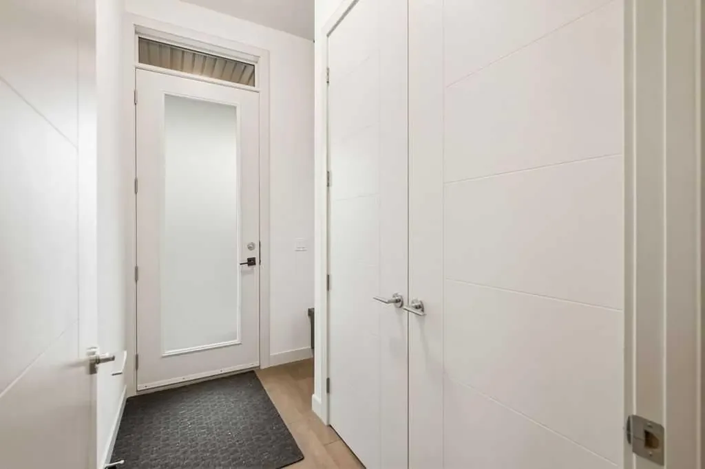 1125 Russet Road NE Calgary AB T2E 5L4