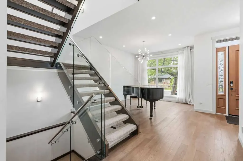 1125 Russet Road NE Calgary AB T2E 5L4