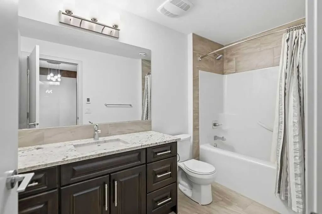 1125 Russet Road NE Calgary AB T2E 5L4